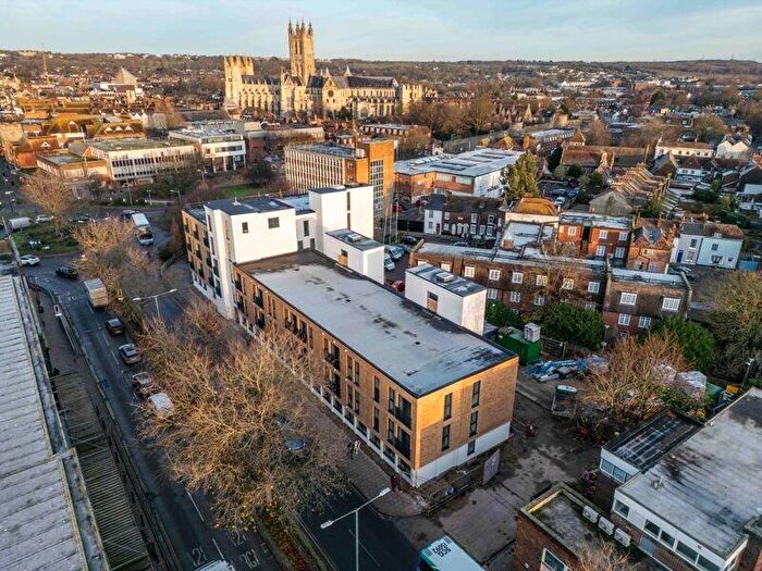 4 Bedroom Flat To Rent In St. Georges Place, Canterbury, Kent, CT1