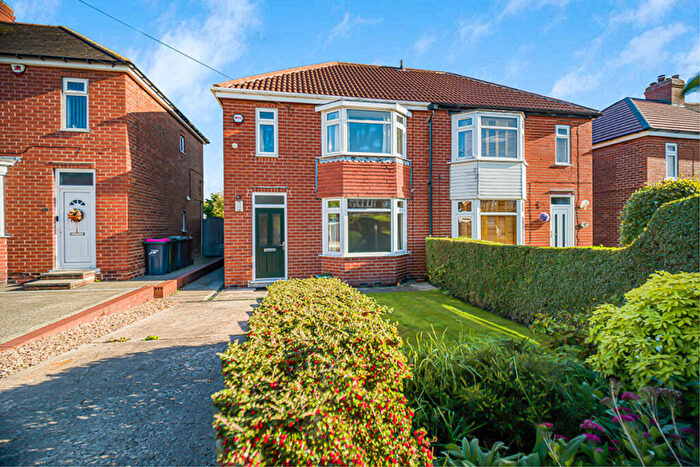 3 Bedroom Semi-Detached House For Sale In Lodge Lane, Sheffield, S26
