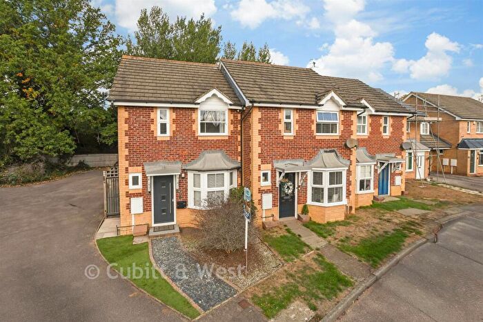 2 Bedroom End Of Terrace House For Sale In Wheeler Road, Maidenbower, Crawley, West Sussex, RH10