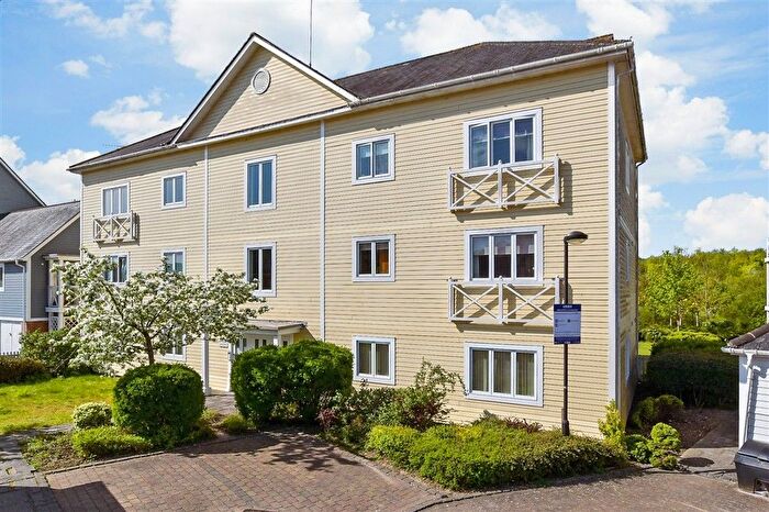 2 Bedroom Flat For Sale In Alisander Close, Holborough Lakes, Snodland, Kent, ME6