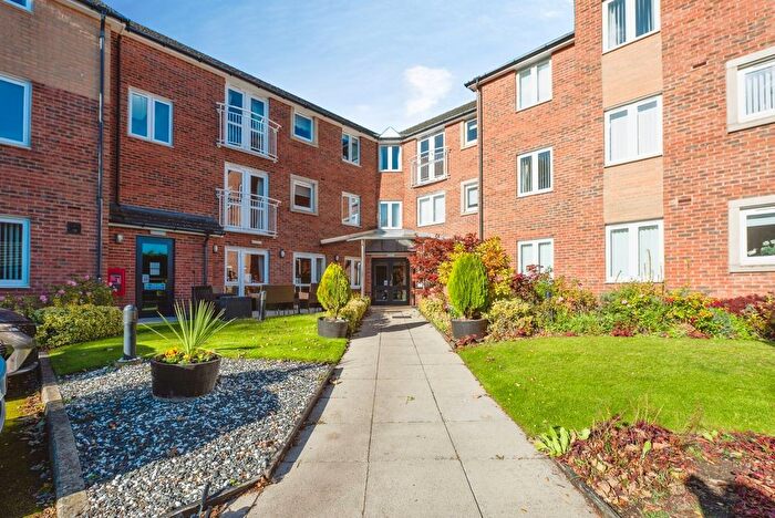 2 Bedroom Flat For Sale In Camsell Court, Framwellgate Moor, DH1