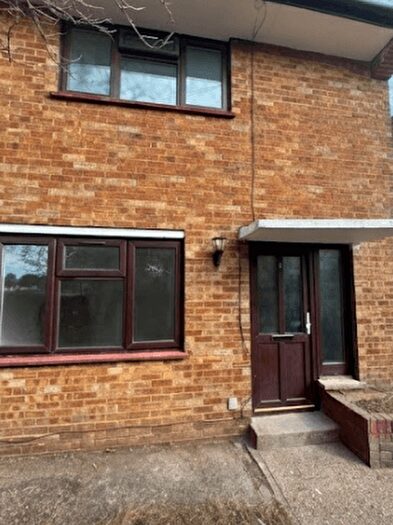 4 Bedroom Semi-Detached House To Rent In Tantony Grove, Romford, RM6