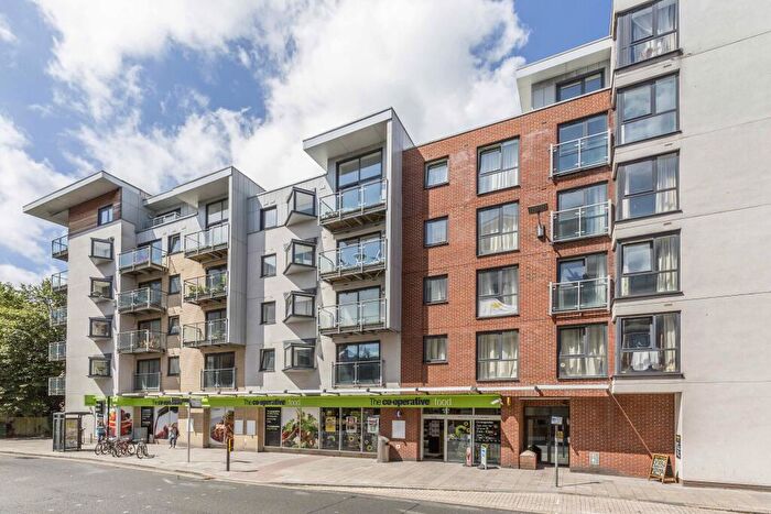 2 Bedroom Apartment To Rent In High Street, Southampton, Hampshire, SO14