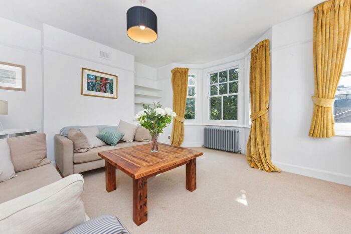 3 Bedroom Flat To Rent In Aquinas Street, London, SE1
