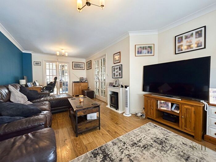 3 Bedroom End Of Terrace House For Sale In Canterbury Road, Willesborough, TN24