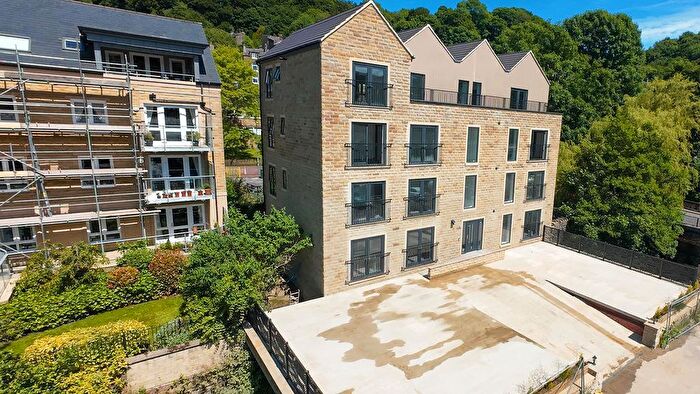 2 Bedroom Apartment For Sale In Smithy Mills, HX7