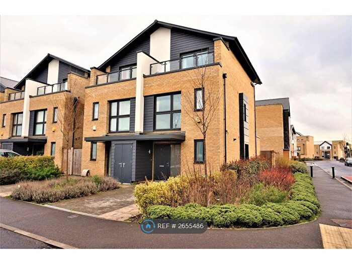3 Bedroom Semi-Detached House To Rent In Elderberry Close, Romford, RM3