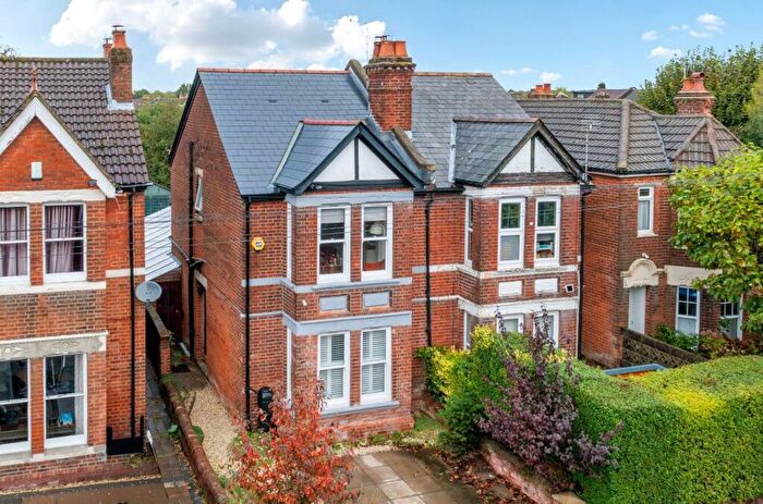4 Bedroom Semi-Detached House For Sale In Suffolk Avenue, Southampton, SO15