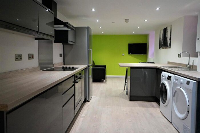 2 Bedroom Apartment To Rent In Holyhead Road, Bangor, LL57