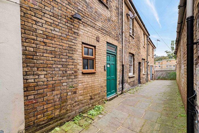 2 Bedroom Maisonette For Sale In High Street, Dover, CT16