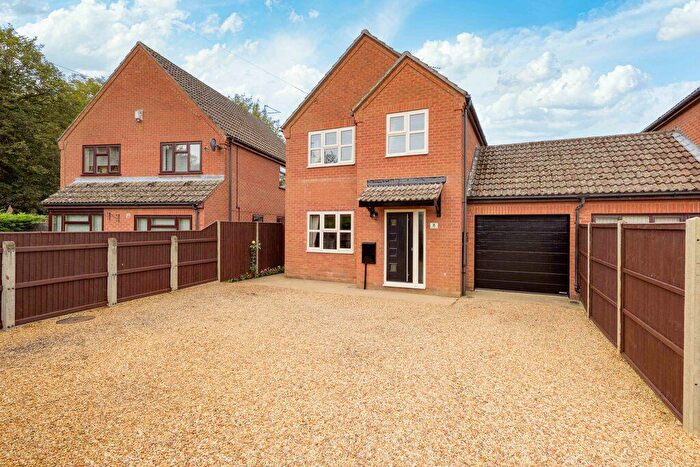 3 Bedroom Link Detached House For Sale In Woodlands Court, Wisbech, Cambs, PE13