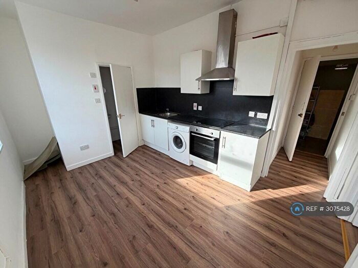 1 Bedroom Flat To Rent In Waterloo Road, Southampton, SO15