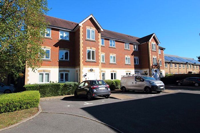 2 Bedroom Flat For Sale In Drew Place, Caterham On The Hill, CR3