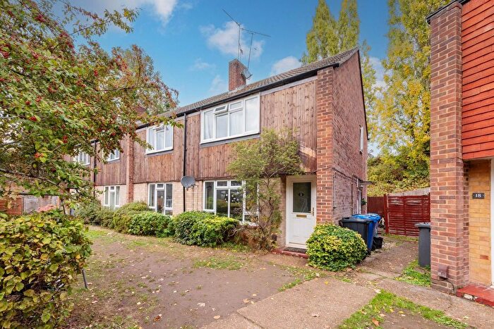 2 Bedroom Maisonette For Sale In Langton Close, Maidenhead, SL6