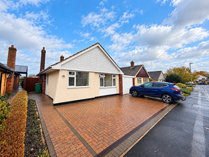 3 Bedroom Bungalow To Rent In Paddock Close, Wantage, OX12