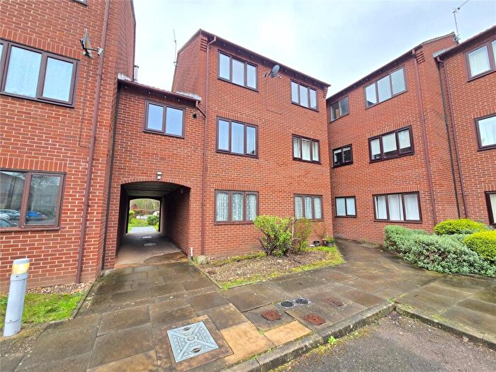 2 Bedroom Flat For Sale In Saxon Mill Lane, Tamworth, Staffordshire, B79