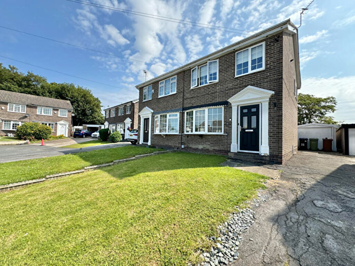 3 Bedroom Semi-Detached House To Rent In Moorgate Avenue, Kippax, West Yorkshire, LS25