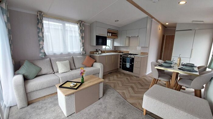 2 Bedroom Mobile/park Home For Sale In Polperro Holiday Park, Polperro Rd Looe, PL13