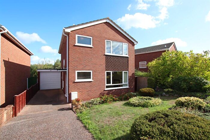 3 Bedroom Detached House For Sale In Endfield Close, Exeter, EX1