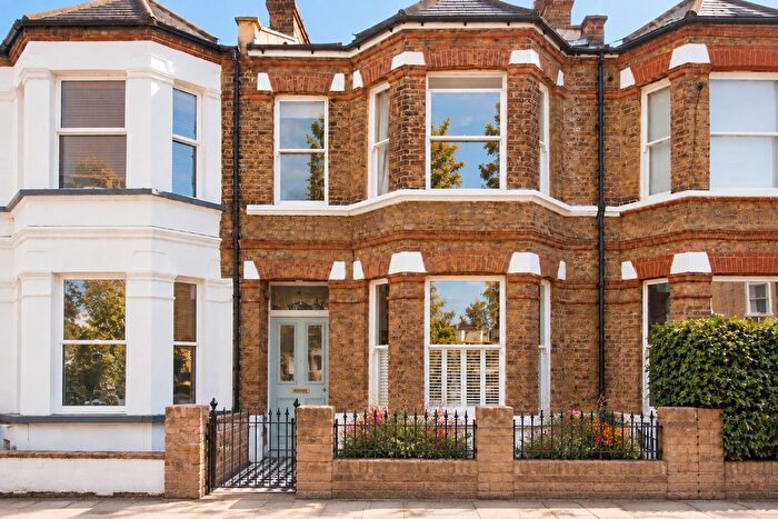 4 Bedroom Terraced House For Sale In Hadyn Park Road, London, W12