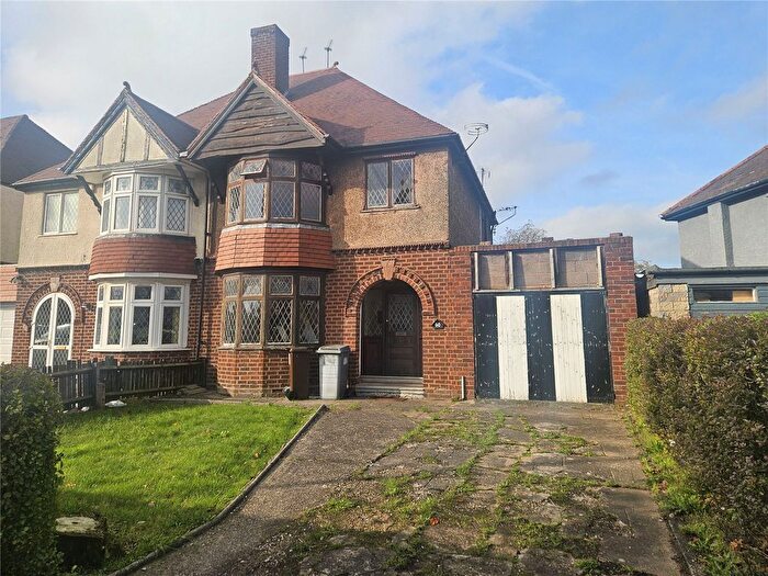 3 Bedroom Semi-Detached House For Sale In Oxbarn Avenue, Wolverhampton, West Midlands, WV3