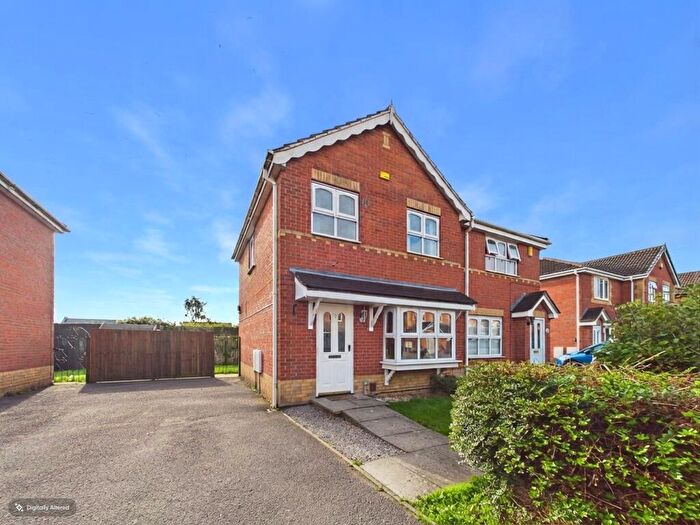 3 Bedroom Semi-Detached House For Sale In Dewchurch Drive, Sunnyhill, DE23
