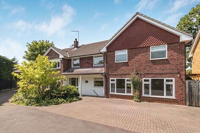 4 Bedroom Detached House To Rent In Heath Drive, Potters Bar, EN6