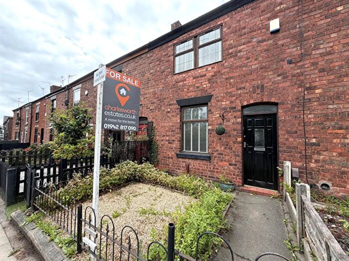 2 Bedroom Terraced House For Sale In Leigh Road, Westhoughton, Bolton, BL5