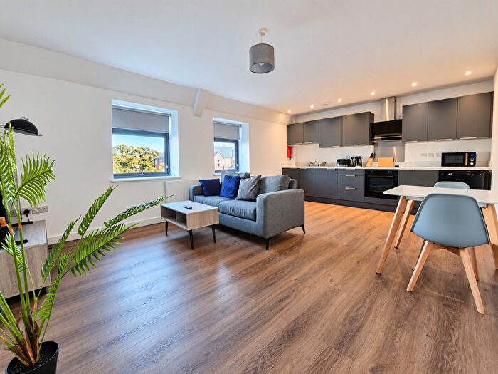 1 Bedroom Flat To Rent In The Square Old Town, SN1