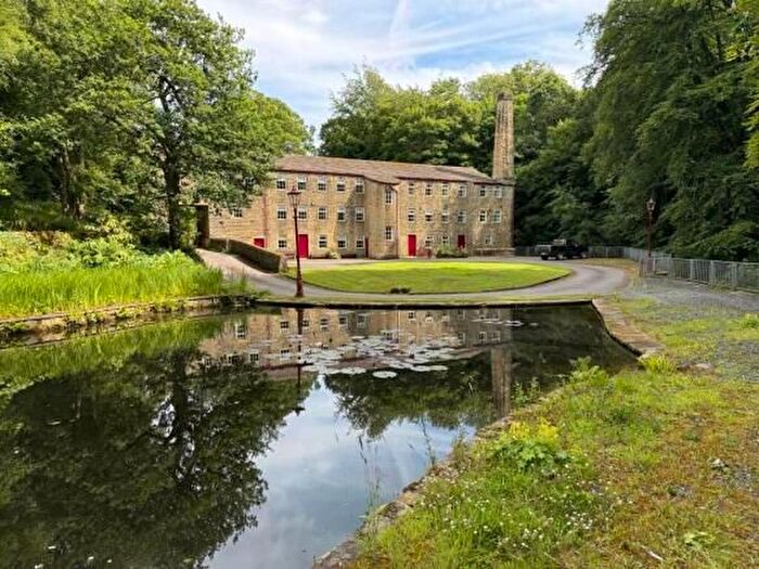 1 Bedroom Flat To Rent In Hallas Bridge, BD13
