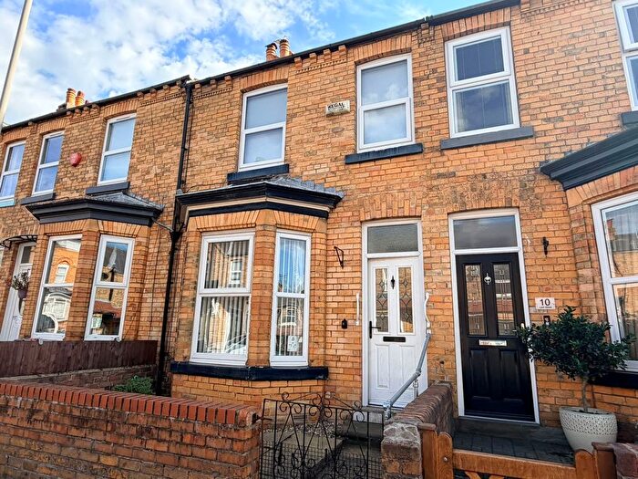 3 Bedroom Terraced House For Sale In Lyell Street, Scarborough, YO12