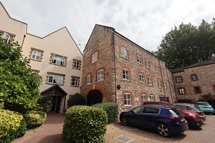 2 Bedroom Flat For Sale In Carlton Court, South Street, Wells, BA5