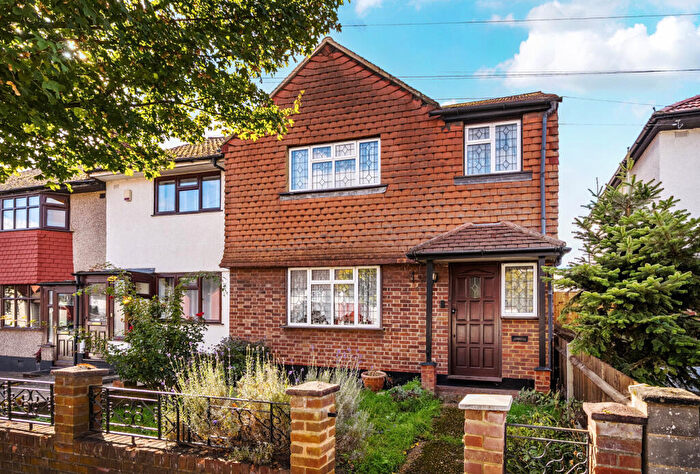 4 Bedroom Semi-Detached House For Sale In Arlington Drive, Carshalton, SM5