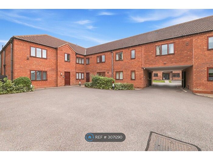 2 Bedroom Flat To Rent In Winters Court, Long Bennington, NG23