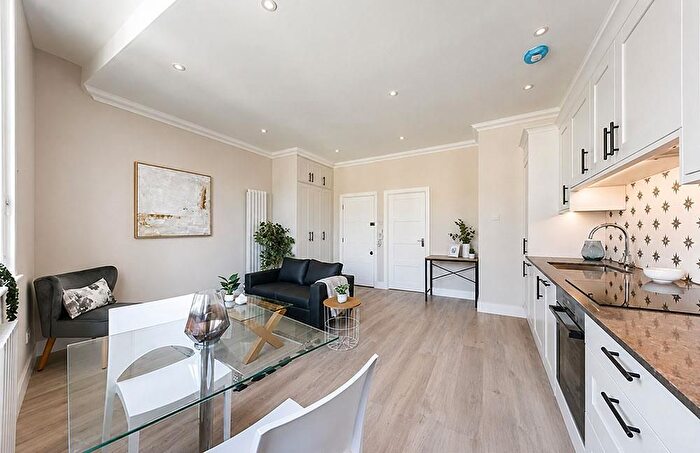 1 Bedroom Flat To Rent In Archer Street, Soho, London, W1D
