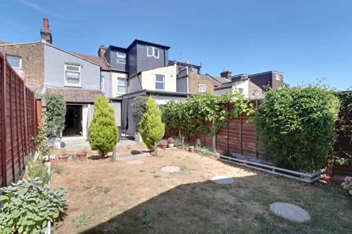 3 Bedroom Terraced House For Sale In Homesdale Road, Bromley, BR2