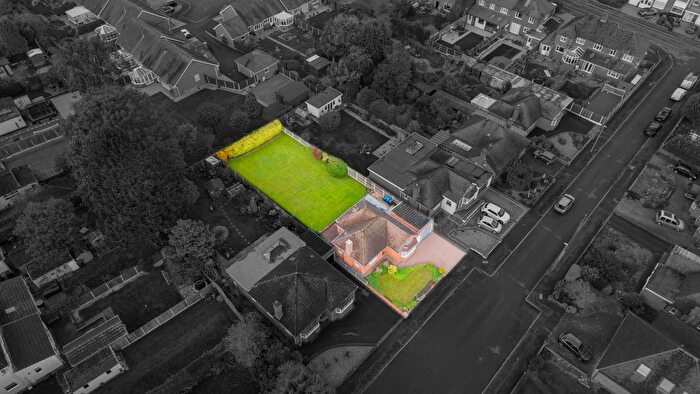 2 Bedroom Bungalow For Sale In Ridge Road, Kingswinford, DY6
