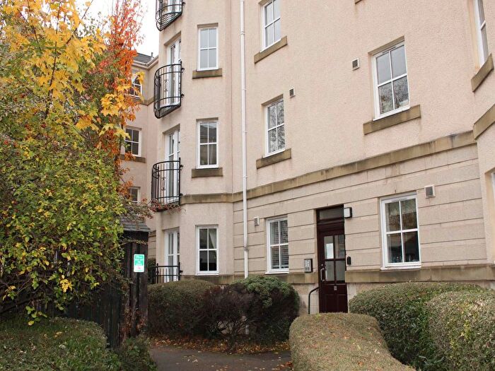 2 Bedroom Flat To Rent In Huntingdon Place, Edinburgh, EH7