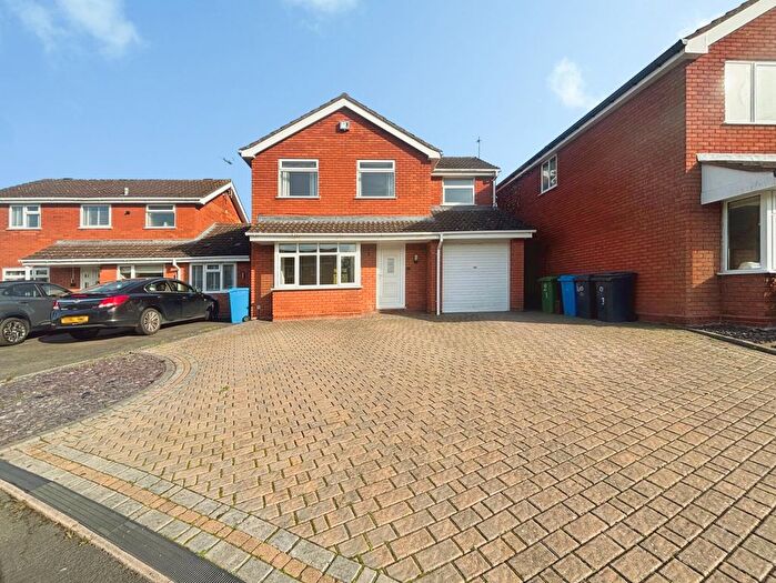 4 Bedroom Detached House For Sale In Edge Hill Drive, Perton, Wolverhampton, Staffordshire, WV6