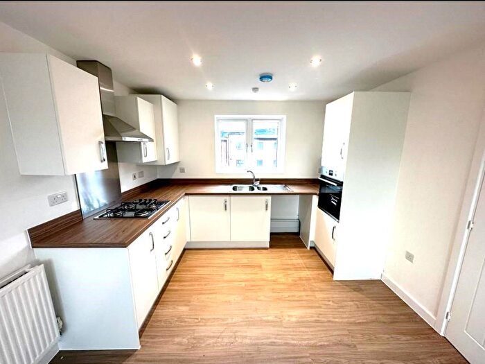 2 Bedroom Flat To Rent In Newman Square, Shirley, B90