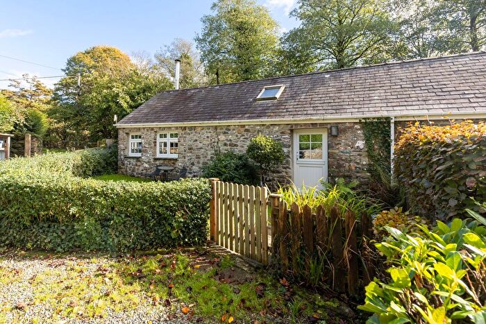 1 Bedroom Semi-Detached Bungalow For Sale In Ivy Court, Llysyfran, SA63