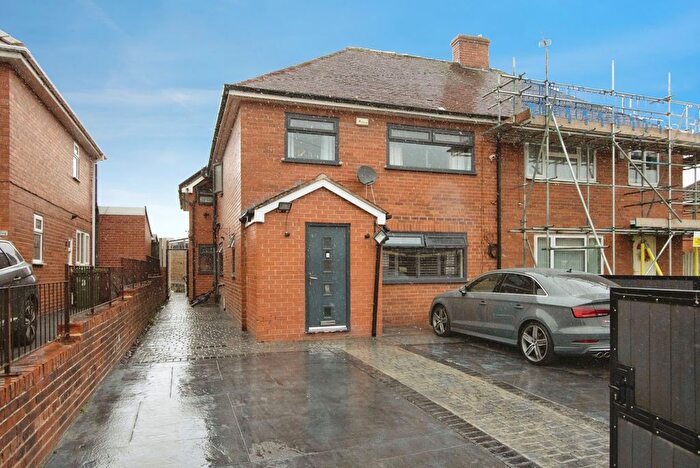 5 Bedroom Semi-Detached House For Sale In Lodge Hill Road, Ossett, West Yorkshire, WF5