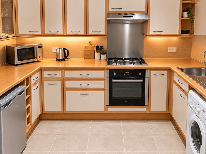 3 Bedroom Maisonette To Rent In Fenwick Place, London, SW9