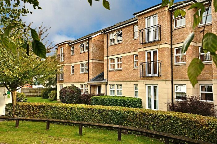 3 Bedroom Flat To Rent In Venneit Close, Roger Dudman Way, Oxford, OX1