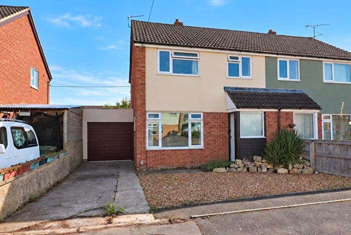 3 Bedroom House For Sale In Chantry Gardens, Southwick, Trowbridge, BA14