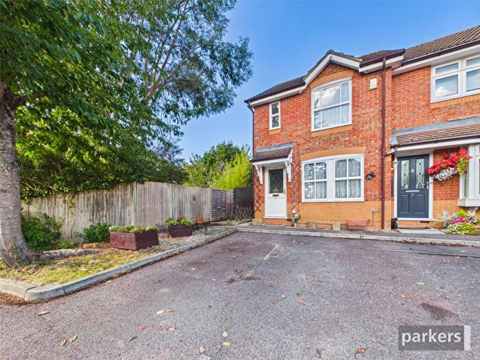 2 Bedroom End Of Terrace House For Sale In Jay Close, Lower Earley, Reading, Berkshire, RG6