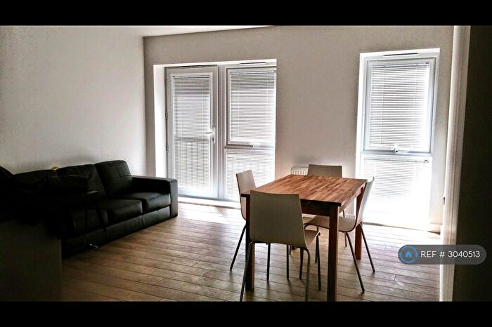 2 Bedroom Flat To Rent In High Road Leyton, London, E10