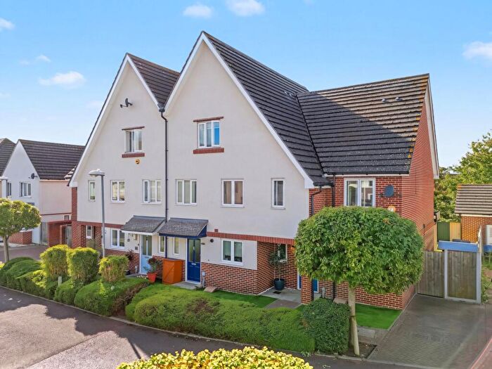 4 Bedroom Semi-Detached House For Sale In Chandlers Close, West Molesey, KT8