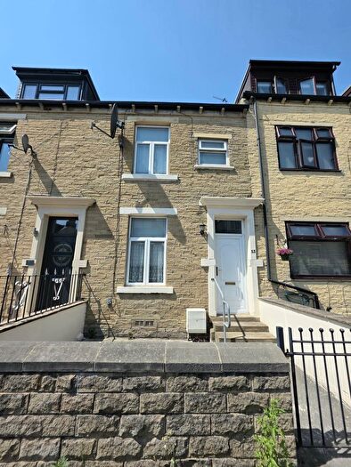 3 Bedroom Terraced House For Sale In Hoxton Street, Bradford, BD8