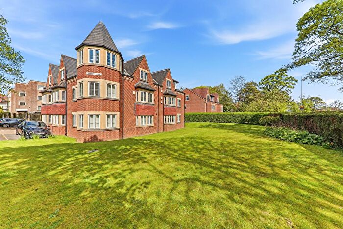 2 Bedroom Flat For Sale In Street Lane, Leeds, West Yorkshire, LS17